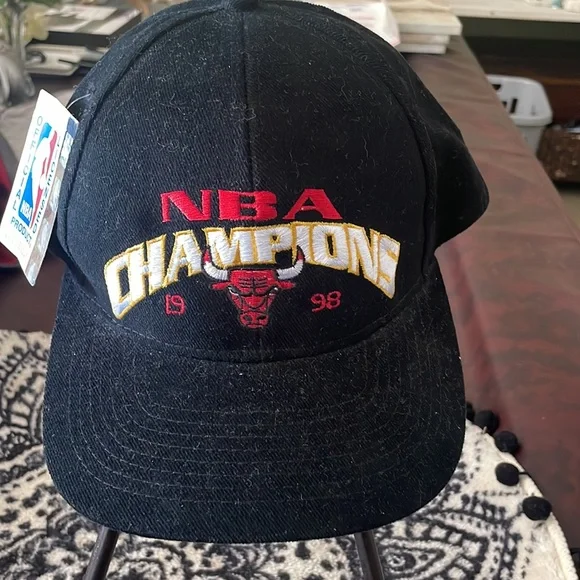Chicago Bulls Vtg 90’s1998 NBA Champions Strapback Hat NWT